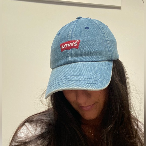 NWT Levi’s denim distressed cap - Picture 2 of 4
